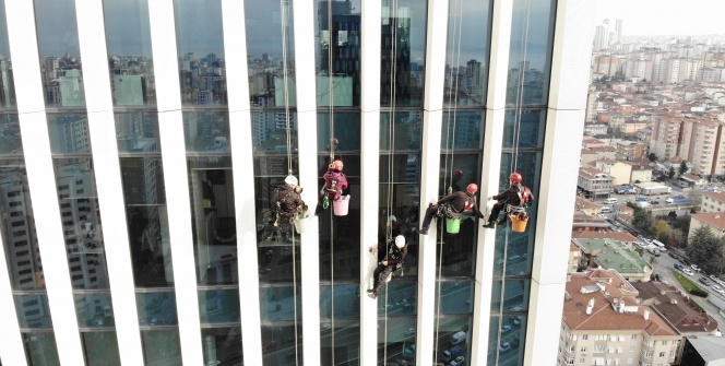 Komando değil, temizlik işçisi