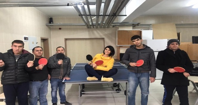 Bedensel Engellilerin motivesi için boccia yaptırıyor