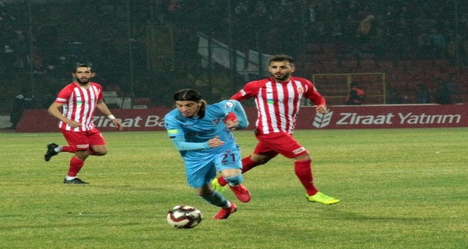 Ziraat Türkiye Kupası: Balıkesirspor Baltok: 1 - Trabzonspor: 1 (İlk yarı)