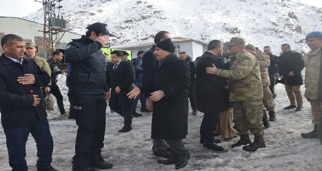 Vali Aktaş’tan Kaymakam Pendik’e taziye ziyareti