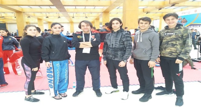 Kick Boks Turnuvasından Türkiye Dereceleri Alarak Döndüler