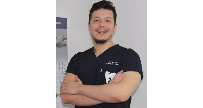 Diş sıkmak tüm dişlere zarar veriyor