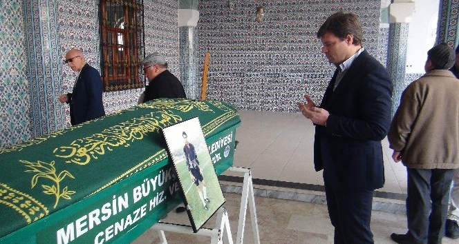 Eski kaleci Göksel Gencer, son yolculuğuna uğurlandı