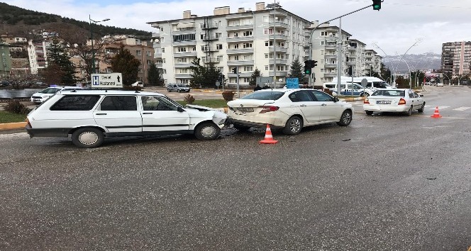 Tokat’ta zincirleme kaza: 6 yaralı