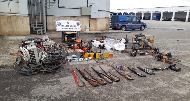 Karaman’da hırsızlık zanlısı 3 kişiden 2’si tutuklandı