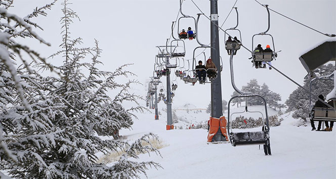 Davraz’da kar kalınlığı 2 metreyi aştı