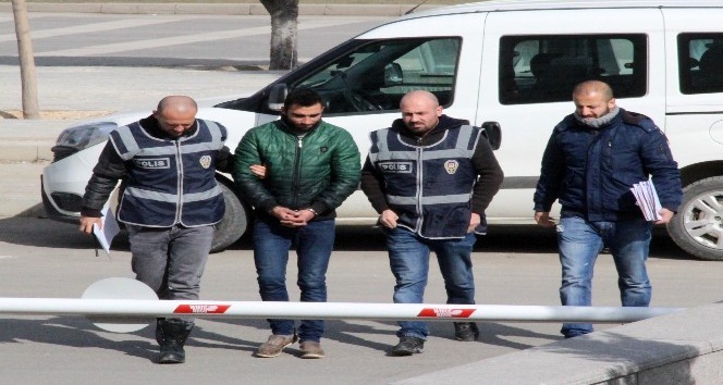 Girdiği 5 camide imam odalarına zarar veren zanlıya adli kontrol