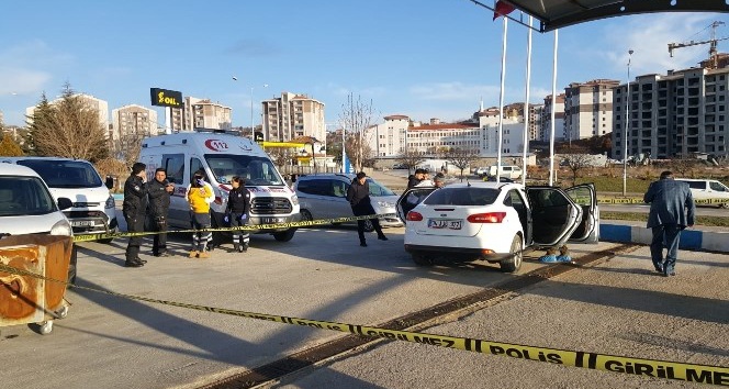 Kiralık araçta intihar