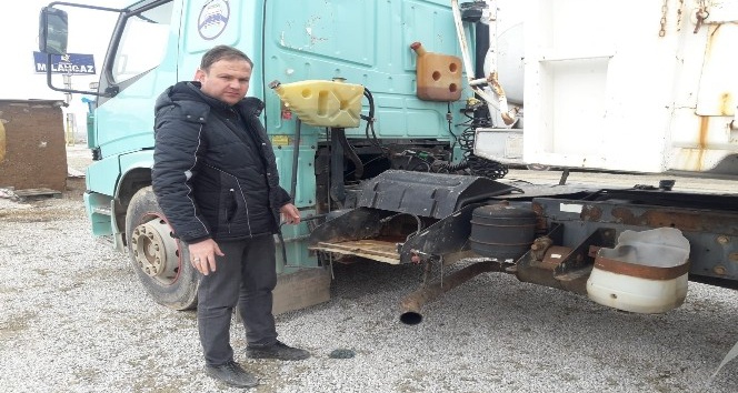 Park halindeki sürücü kursunun Tır’ının aküsünü çaldılar