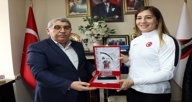 Milli güreşçi Yasemin Adar’ın sıradaki hedefi olimpiyat madalyası