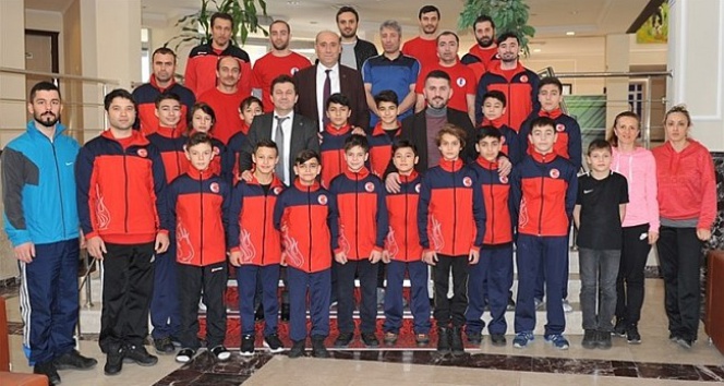 Malatya’dan Artistik Jimnastik Erkekler Yıldız Milli Takım Kampına sporcu