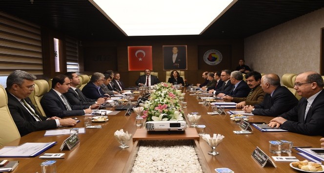 İŞKUR Genel Müdürü Uzunkaya: &quot;Türkiye de iş bulamayanların en büyük sıkıntısı masabaşı iş istemelerinden kaynaklıdır”