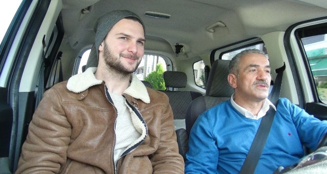 Belediye başkan adayı taksi şoförü oldu, projelerini anlattı