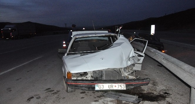 Afyonkarahisar-Antalya karayolunda kaza: 2 yaralı