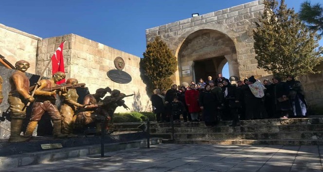 Türk ve Suriyeli öğrencileri Gaziantep’i gezdi