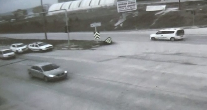 Trafik kazaları KGYS kameralarına yansıdı