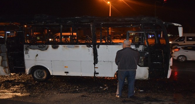 Okul taşıdı seyir halindeyken alev aldı