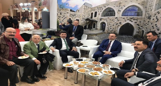 Rektör Karacoşkun İstanbul’da EMITT Fuarına Katıldı
