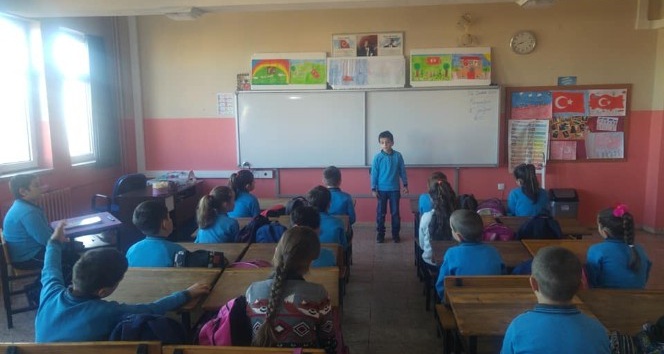 Minik Ayaz’ın duygulandıran davranışı