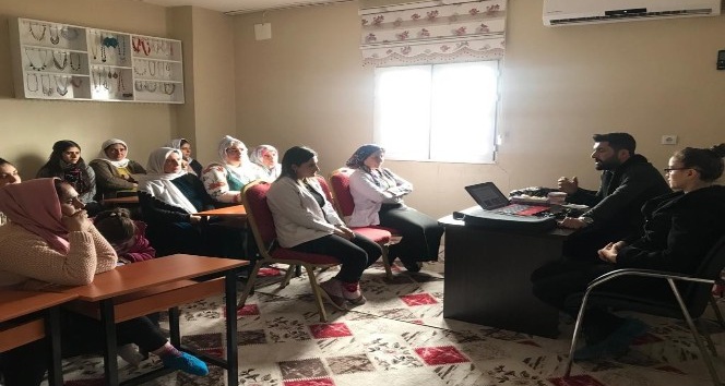 ADEM kursiyerleri ağız ve diş bakımı konusunda bilgilendirildi