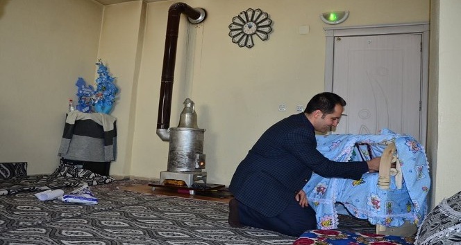 Uludere Kaymakamı Yakınoğlu ev ziyaretlerine devam ediyor