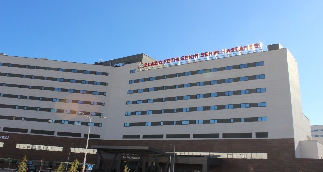 Şehir hastanesinin “Fethi Sekin”  tabelası asıldı