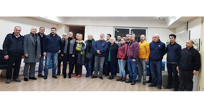 KuÅadasÄ± Ä°YÄ° Parti'de istifa yaÄmuru