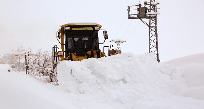 Tunceli’de kar etkili oldu, 212 köy yolu ulaşıma kapandı
