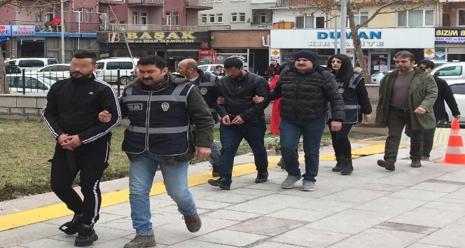 Masaj salonu baskınında 3 şüpheli fuhuştan tutuklandı