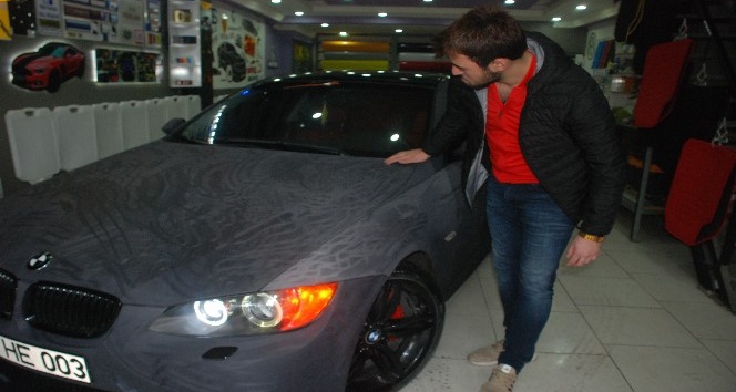 Otomobiline öyle bir şey yaptı ki gören dönüp tekrar bakıyor