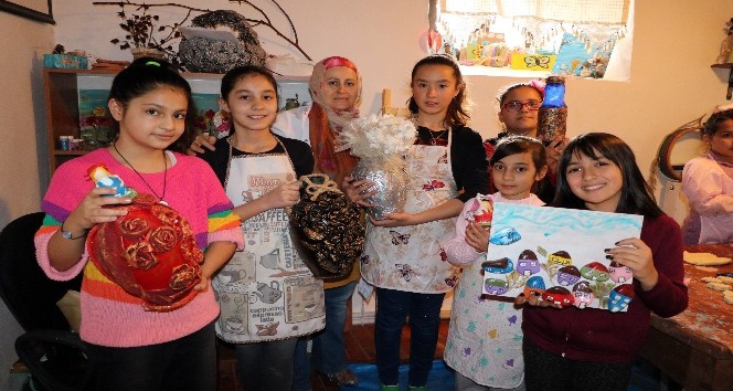 Hem sosyalleşiyorlar hem de el becerileri gelişiyor