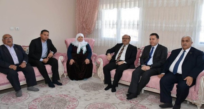 Vali Mustafa Tutulmaz’dan şehit ailesine ziyaret