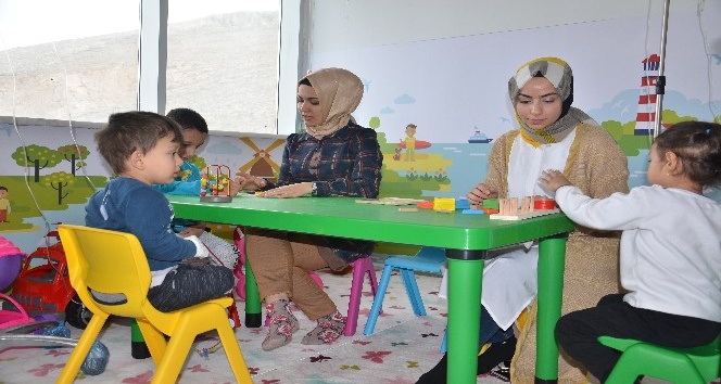 Elbistan Devlet Hastanesi’ne çocuk oyun odası açıldı