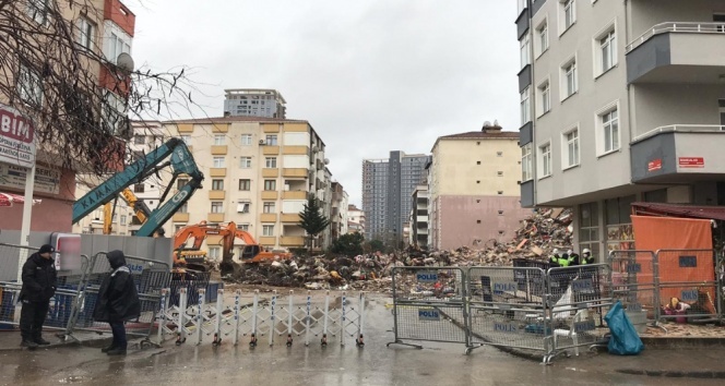 Kartal’daki Yunus Apartmanında yıkım tamamlandı