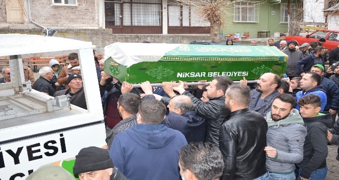 Eski eşi tarafından öldürülen kadın son yolculuğuna uğurlandı