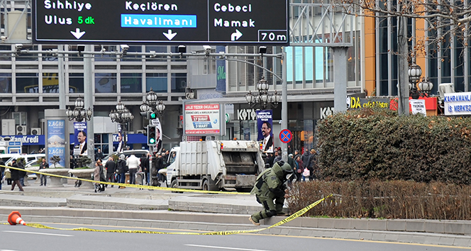 Kızılay'da şüpheli paket polisi alarma geçirdi