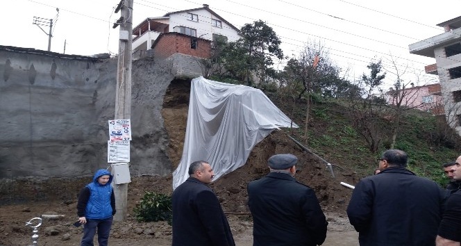 Giresun�da Inşaat Temelinde Heyelan Meydan Geldi, Çevre Evler