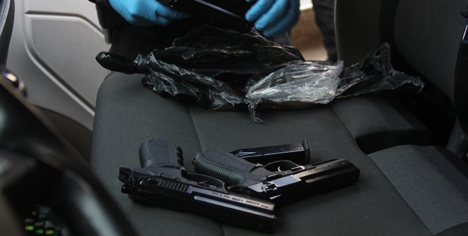 Ticari araçtan cephanelik çıktı