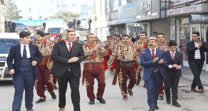 Ahi Yaran Meclisi esnafları ziyaret etti