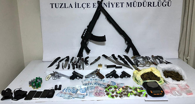 Tuzla&#039;da çok sayıda adrese uyuşturucu baskınında 1 tutuklama