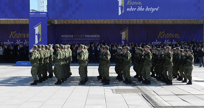 Kosova ordusu ilk kez görücüye çıktı