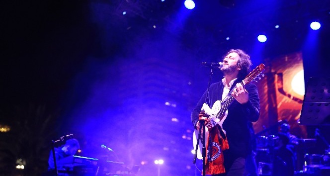 Fettah Can, Mersinlilere unutulmaz bir gece yaşattı