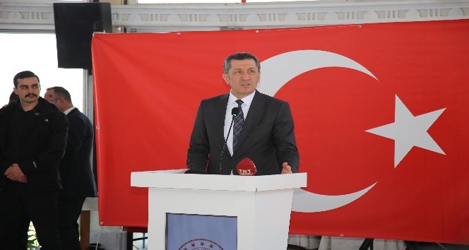 Bakan Selçuk: "Eğitimi yerel yönetimlerle bağlantılı görüyoruz"