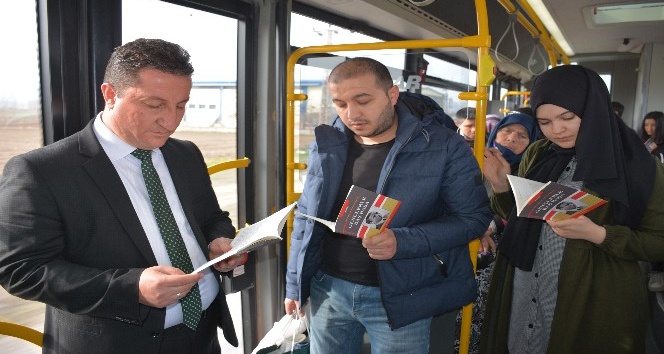 Tokat’ta bir otobüs kitap okundu