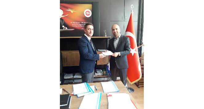 AK Parti adayların listesini seçim kuruluna teslim etti