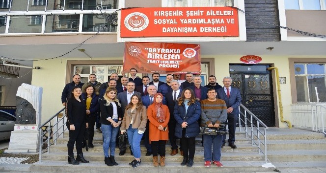 "Bayrakla Birleşen Şehitlerimiz" projesi hayat buluyor