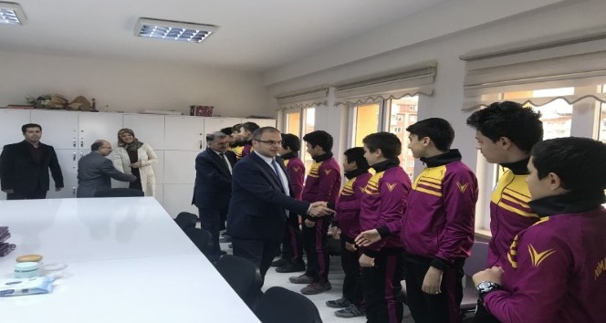 Kaymakam Üçer, "Spor vücudumuza yaptığımız yatırımdır"