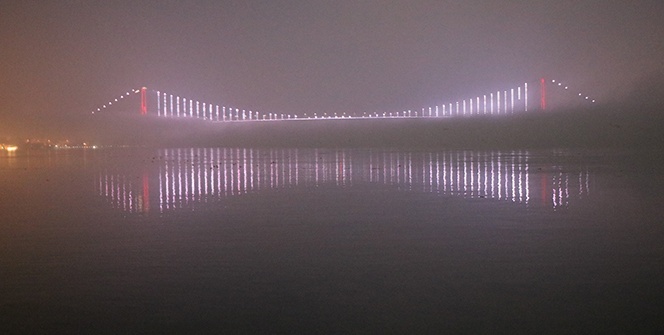 İstanbul Boğazı’nda köprüler adeta kayboldu