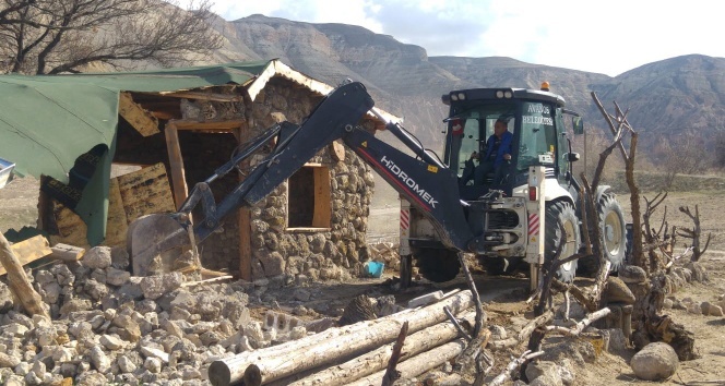 Kapadokya’da yıkımlar devam ediyor