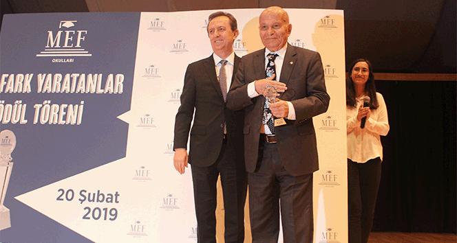 “Eğitimde Onur Ödülü” Fahamettin Akıngüç’ün oldu